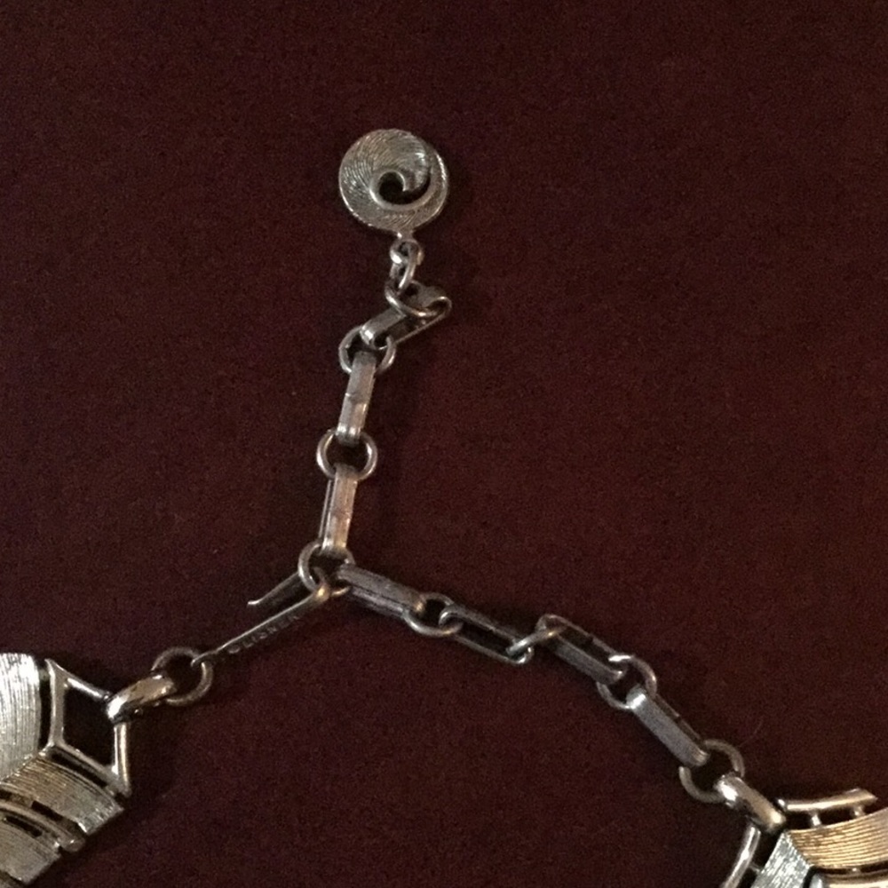 Lisner Beautiful Statement Piece - image 2